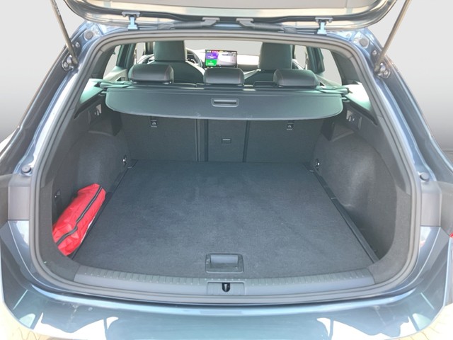 Seat - Leon Sportstourer 2.0 TDI DSG FR AHK+NaviPlus_4