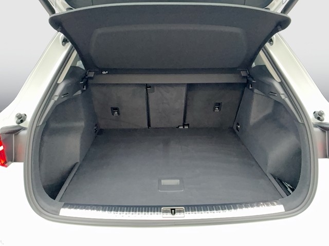 Audi - Q3 35 TFSI S-tronic S line AHK+ACC+LED+NAVI+SHZG_4