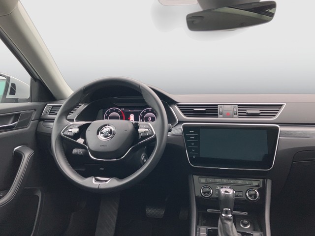 Skoda - Superb Combi 2.0 TDI DSG Style AHK+360°+PANO+ACC_2