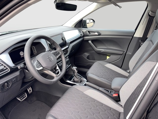 VW - Golf VIII 1.5 TSI Active ACC CAM LED NAVI STHZG_19