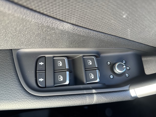 Audi - Q2 35 TFSI S tronic S line LED RFK SHZ_6