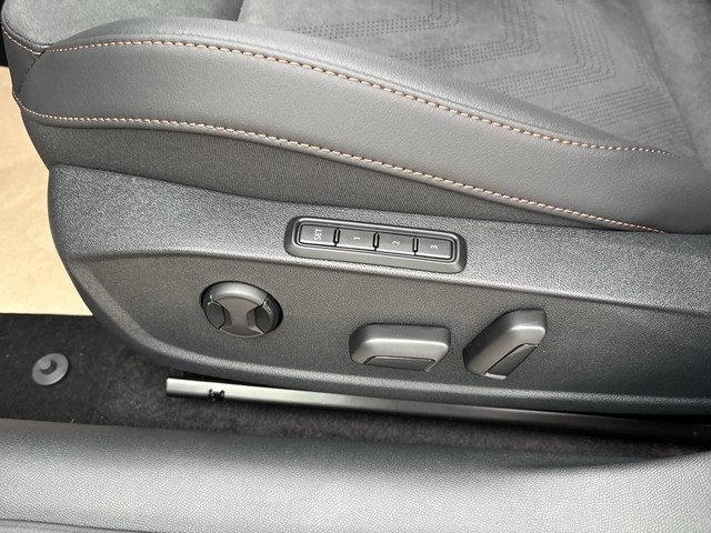 CUPRA - Leon Sportstourer 2.0 TSI 4Drive VZ DCC+NAVI+SHZ+LED_6