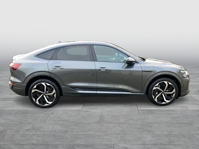 Audi - Q8 e-tron Sportback 55 quattro S-line AHK PANO_10