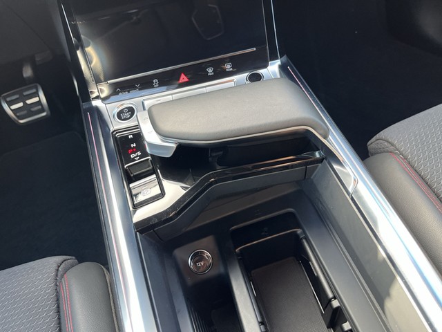 Audi - Q8 e-tron 50 quattro S-line ACC CAM LED LUFT NAVI_6