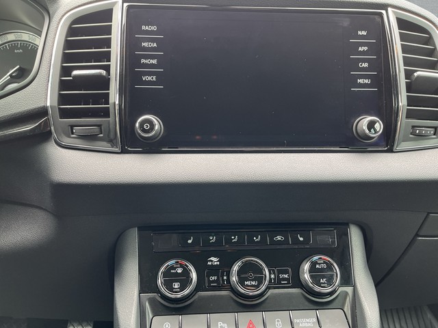 Skoda - Karoq 2.0 TDI Style AHK CAM LED LM18 NAVI SHZG_5