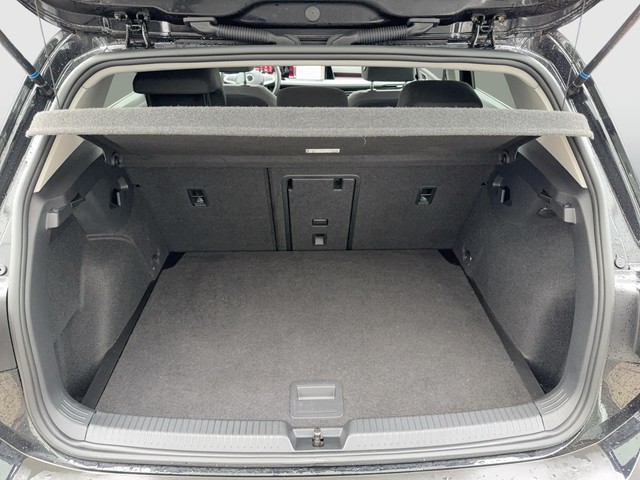 VW - Golf VIII 1.0 TSI Active NAVI+LED+PDC+SHZG+LM16"_4 VW - Golf VIII 1.0 TSI Active NAVI+LED+PDC+SHZG+LM16"_4