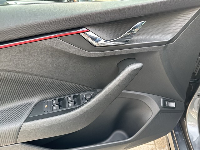 Skoda - Kamiq 1.5 TSI DSG Monte Carlo AHK+NAVI+PANO+SHZG_7