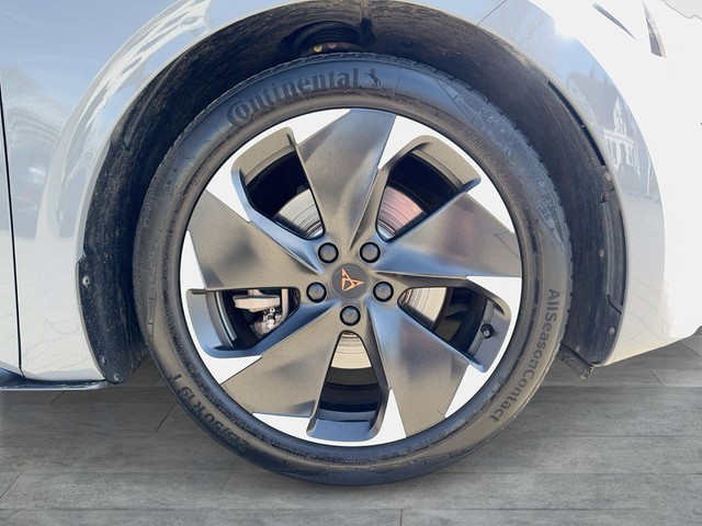 CUPRA - Born 150 kW 19" GJR LED Lenkradhzg._10