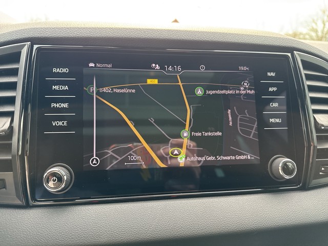 Skoda - Karoq 2.0 TDI DSG 4x4 Sportline AHK+ACC+PANO+PDC_9