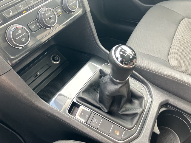 VW - Golf Sportsvan 1.5 TSI Comfortline NAVI+KAMERA_6