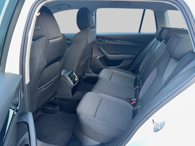 Skoda - Octavia Combi 2.0 TDI DSG Ambition LED+NAVI+SHZ+RFK_3
