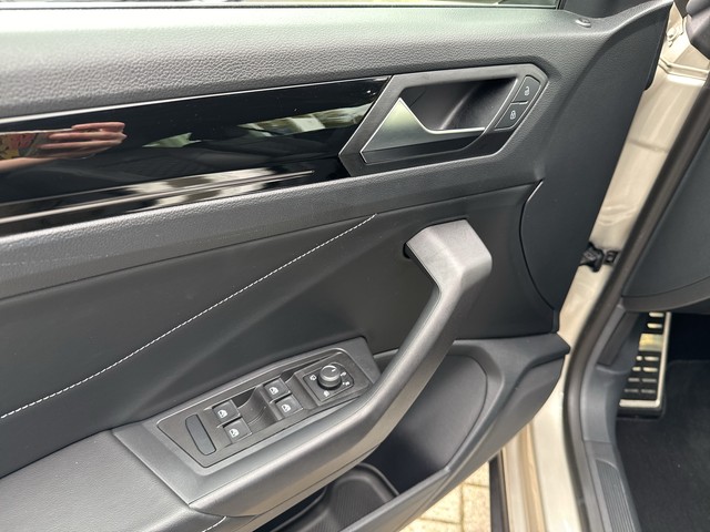VW - T-Roc Cabrio 1.5 TSI R-Line ACC+LED+NAVI+LM18"_4 VW - T-Roc Cabrio 1.5 TSI R-Line ACC+LED+NAVI+LM18"_4