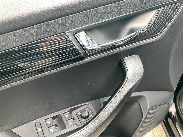 Skoda - Karoq 1.5 TSI DSG Style LED+NAVI+SHZG+LM19"+PDC_5