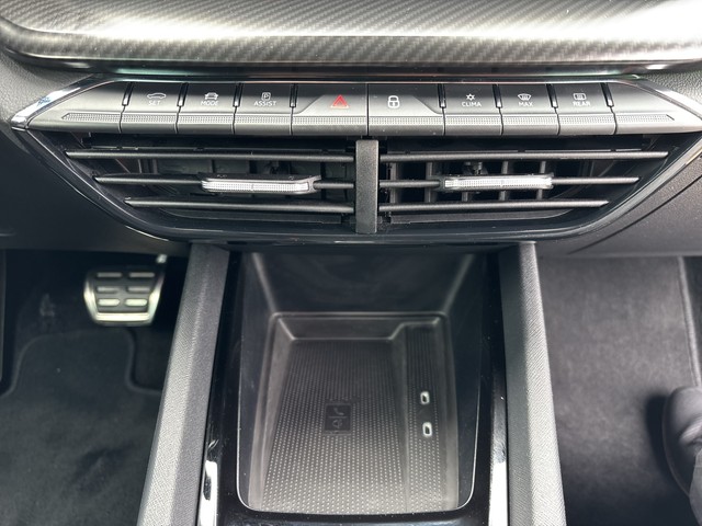 Skoda - Octavia Combi 1.4 iV DSG RS ACC HUD LED LM19 NAVI_9 Skoda - Octavia Combi 1.4 iV DSG RS ACC HUD LED LM19 NAVI_9