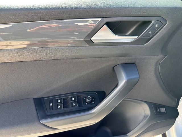 VW - T-Roc 2.0 TDI DSG Sport AHK+ACC+LED+LM18"+PANO_6