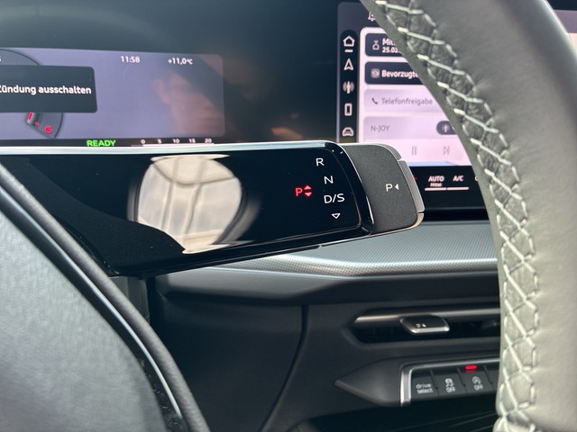 Audi - Q3 SUV TDI S-tronic S line AHK+ACC+LED+NAVI+PANO_7