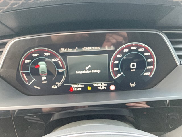 Audi - Q8 e-tron Sportback 55 quattro S-line AHK PANO_13