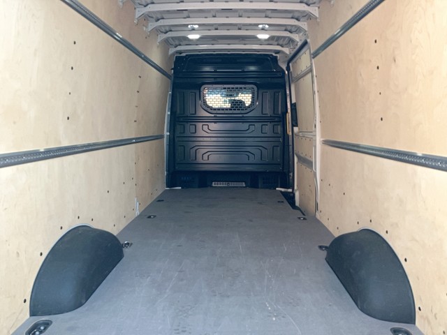 VW - Crafter Kasten 35 TDI Hochdach lang AHK CAM GJR_2