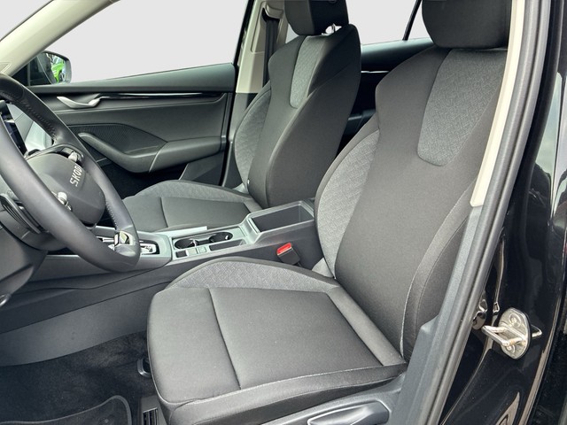 Skoda - Octavia Combi 1.5 TSI mHEV Essence Virtual+LED+Sitzhzg._5