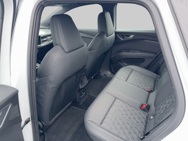 Audi - Q4 e-tron S-Line MATRIX+PANO+ACC_3