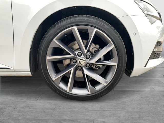 Skoda - Superb Combi 2.0 TDI DSG 4x4 Sportline AHK+Pano_9