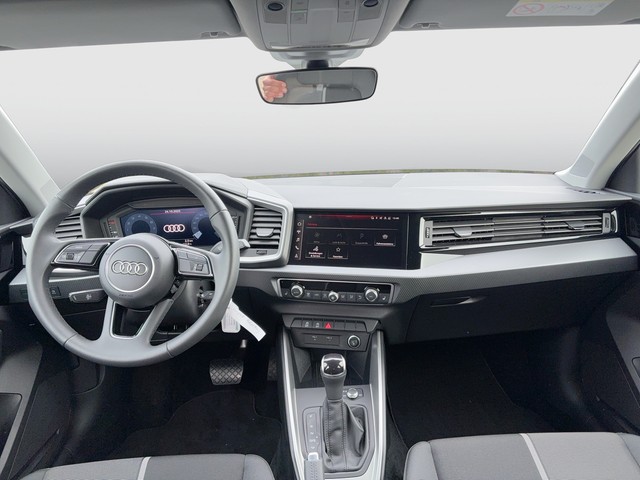 Audi - A1 Sportback 25 TFSI S-tronic advanced phone box_2