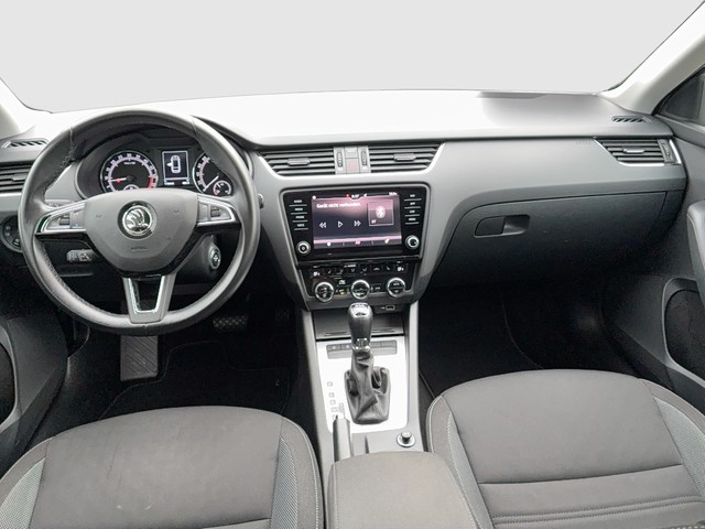 Skoda - Octavia Combi 2.0 TDI DSG Tour ACC+AHK+NAVI+LED_2