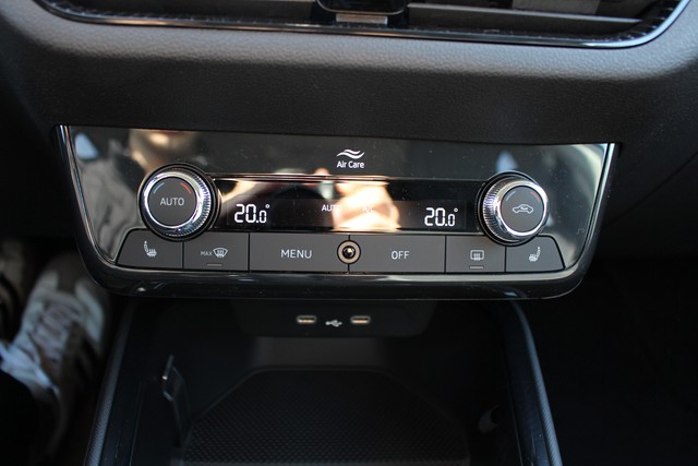 Skoda - Fabia 1.0 MPI Tour LED+CLIMATRONIC+TEMPOMAT+PDC_13 Skoda - Fabia 1.0 MPI Tour LED+CLIMATRONIC+TEMPOMAT+PDC_13