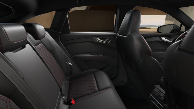 Audi - Q4 Sportback 55 e-tron quattro S-line AHK LED_3