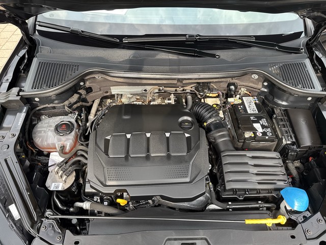 Skoda - Karoq 2.0 TDI DSG 4x4 Sportline AHK+ACC+PANO+PDC_15