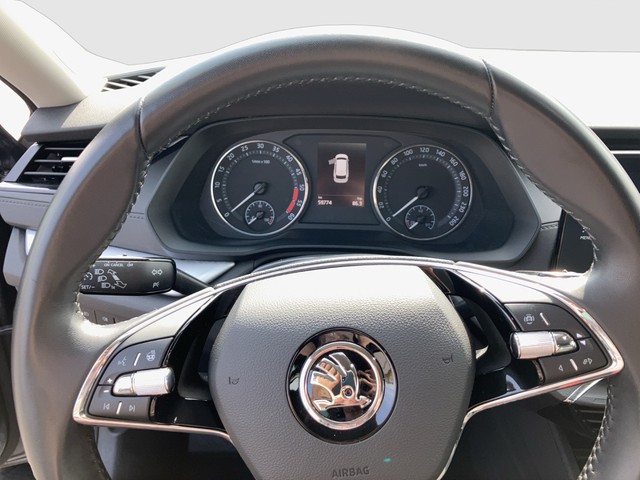 Skoda - Octavia Combi 2.0 TDI Tour LED LM17 PDC SHZG TEMP_13