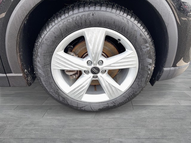 Audi - Q4 e-tron Sportback 35 basis Phone Box_9