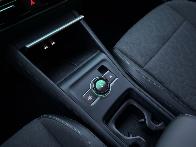 VW - Tiguan 2.0 TDI DSG Life ACC+LED+NAVI+LM18"+DAB_8