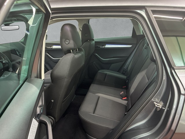 Skoda - Karoq 2.0 TDI DSG Tour 4x4 LED+KAMERA+AHK+ACC+_2
