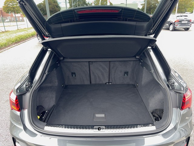 Audi - Q3 Sportback 40 TFSI S-tronic quattro S-Line AHK_4