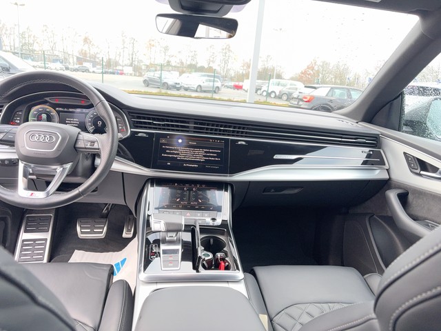 Audi - Q8 55 TFSI e Tiptronic quattro S-Line ACC+LEDER_2