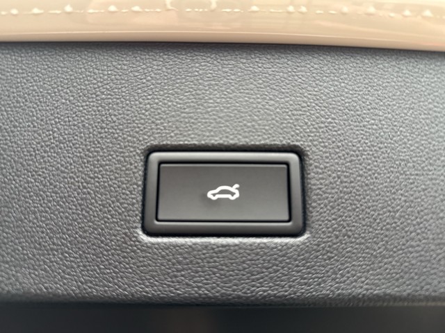 VW - T-Roc 2.0 TSI R-Line 4Motion Black Pano RFK AHK_5