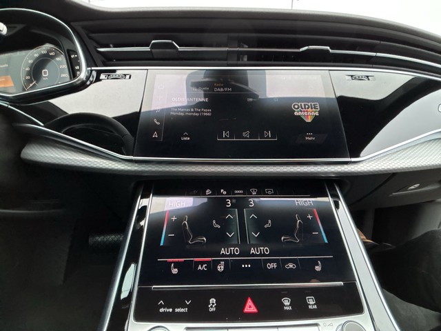 Audi - Q7 60 TFSI e quattro Tiptronic S-line AHK PANO_14