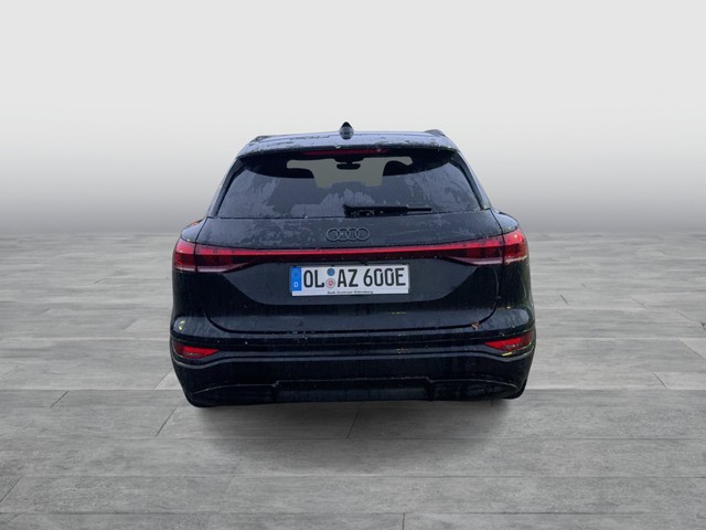 Audi - Q6 SUV e-tron performance performance 225 kW AHK + PANO_7