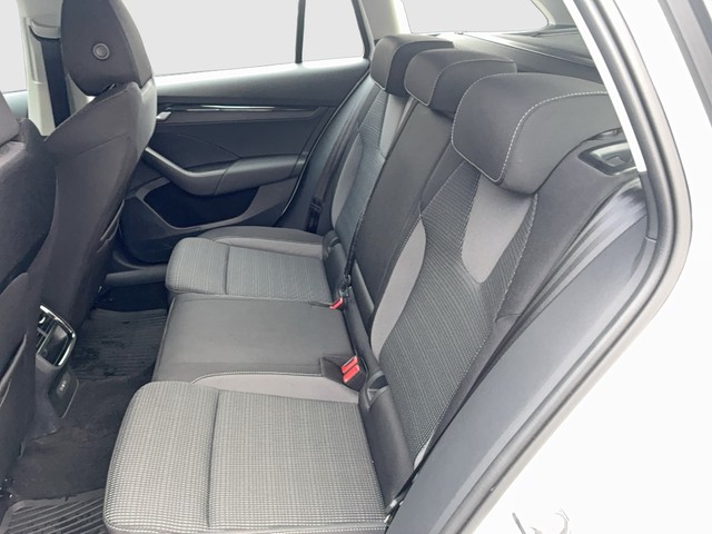 Skoda - Octavia Combi 2.0 TDI DSG Selection KAMERA+ACC_3 Skoda - Octavia Combi 2.0 TDI DSG Selection KAMERA+ACC_3