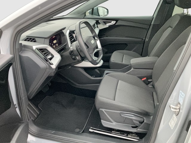 Audi - Q4 40 e-tron LED LM19 MFL PDC SHZG TEMP TEL_12