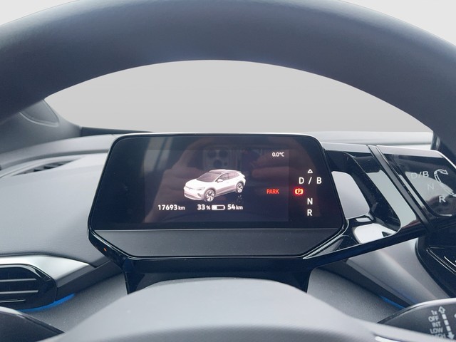VW - ID.4 Pure Performance LED PDC vo+hi App-Conn._13