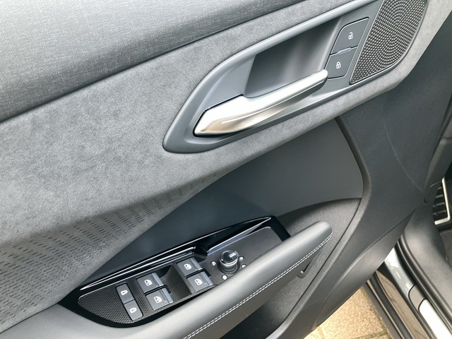 Audi - Q3 SUV TFSI S-tronic S line AHK+ACC+SHZG+PANO_5