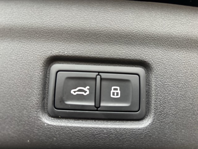 Audi - Q6 Sportback e-tron quattro S-line AHK NAVI PANO_7