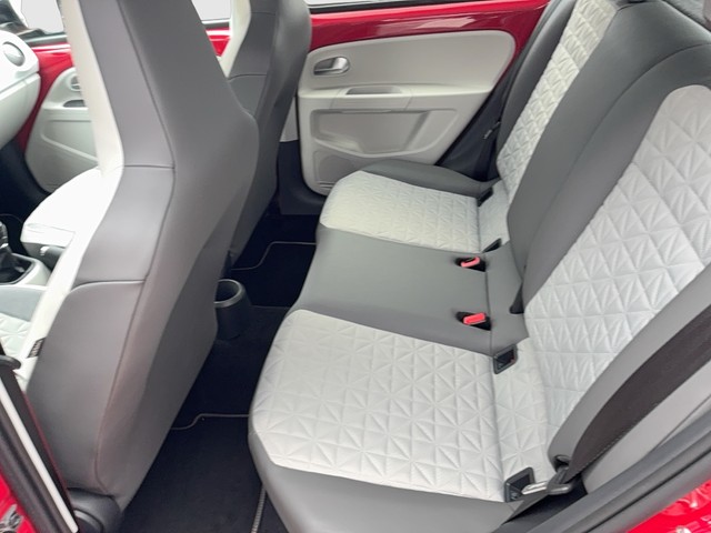 VW - up! 1.0 beats KAMERA+SITZHZG+TEMPOMAT+KLIMAAUTO._3