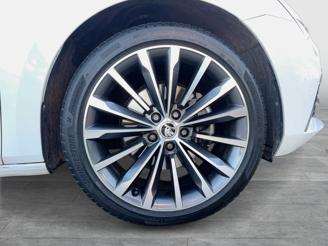 Skoda - Superb Combi iV 1.4 electric/TSI L&K Pano Leder_12