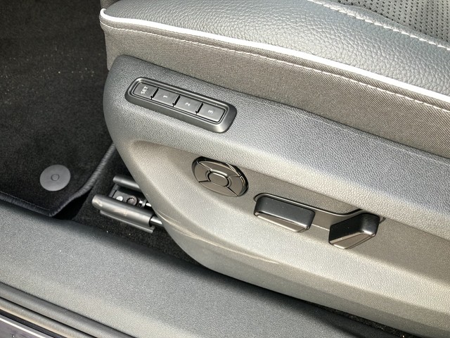 Skoda - Kodiaq 2.0 TDI DSG 4x4 Sportline AHK+PANO+7SITZE_8