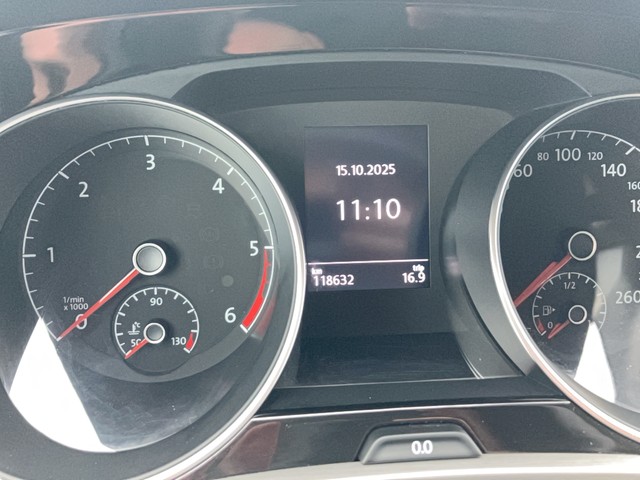 VW - Touran 2.0 TDI DSG Comfortline NaviPro+Sitzhei._12 VW - Touran 2.0 TDI DSG Comfortline NaviPro+Sitzhei._12
