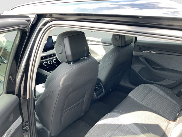 Skoda - Superb Combi 2.0 TDI DSG Selection AHK LED NAVI_3