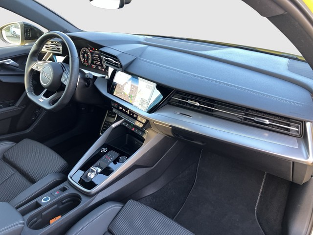 Audi - A3 Sportback 40 TFSI e S-tronic S-line AHK PANO_7